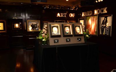 Te invitamos a visitar Art of Hard Rock.  Una exposición de cuadros pintados por grandes artistas